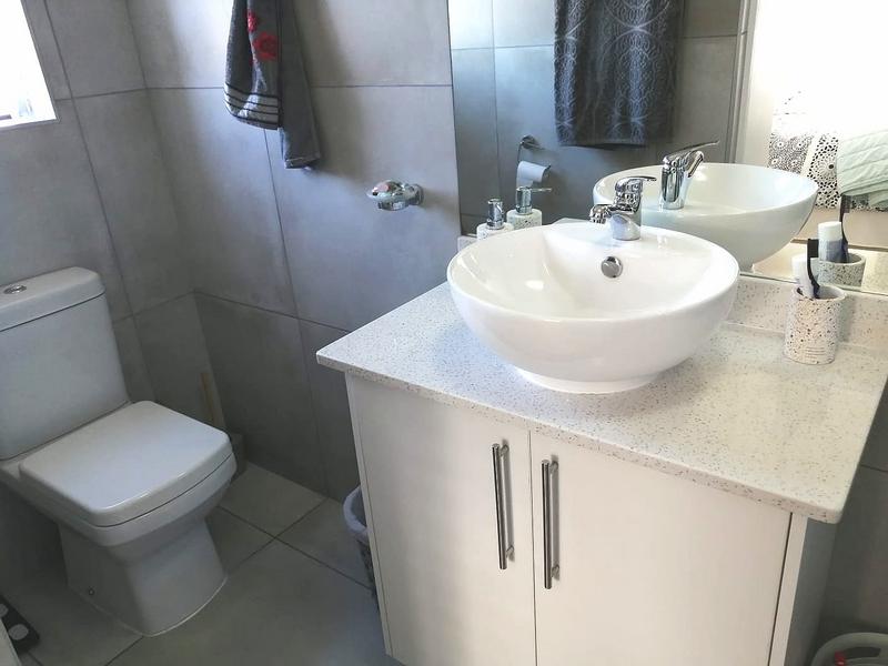 2 Bedroom Property for Sale in Island View Western Cape